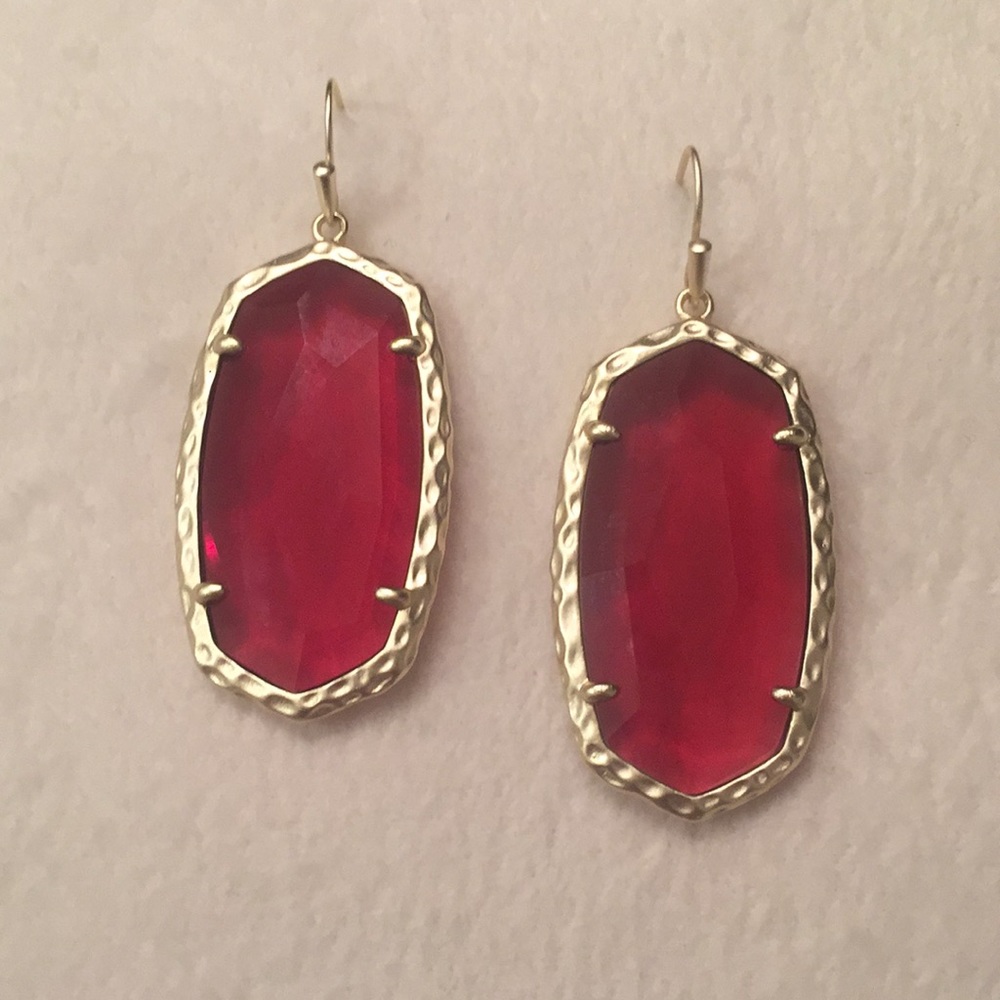 Rare Kendra Scott “Ella” earrings in berry!